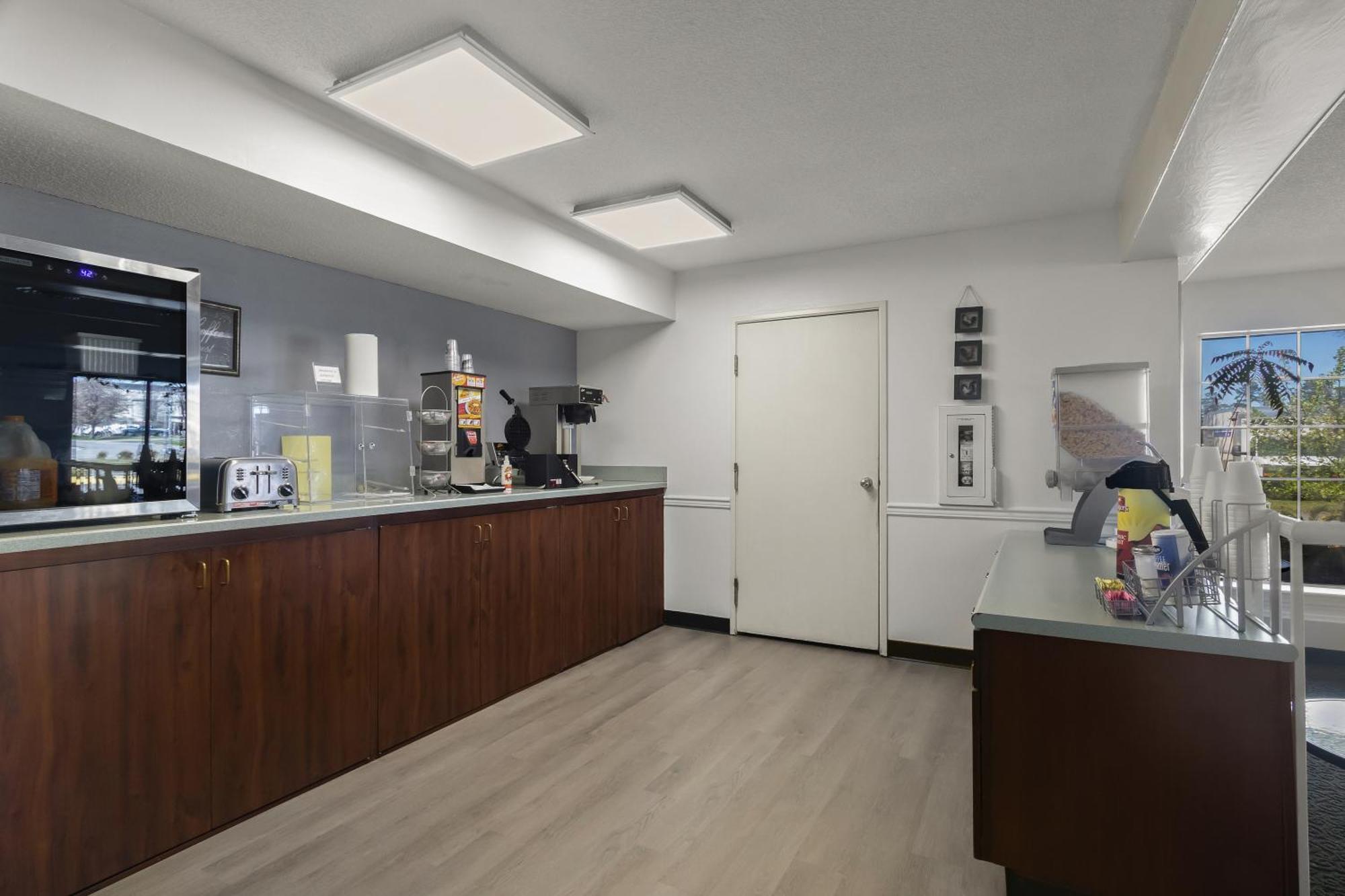 Americas Best Value Inn Edenton Екстериор снимка